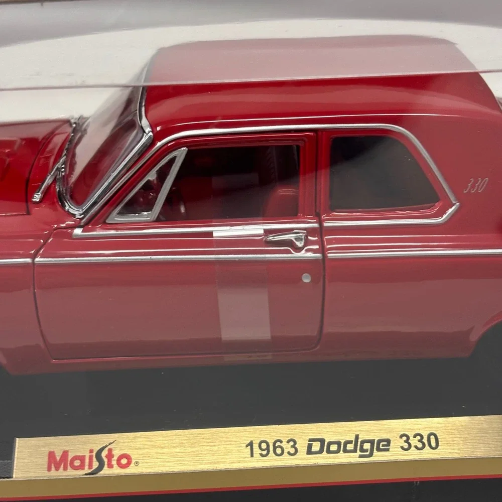 1963 Dodge 330 1:18 Maisto Special Edition Diecast Open Box